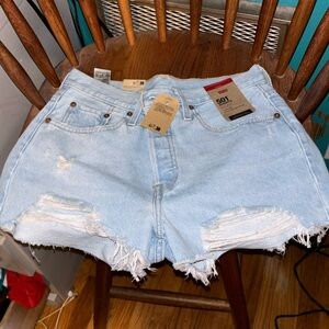 Levi 501’s NWT size 28